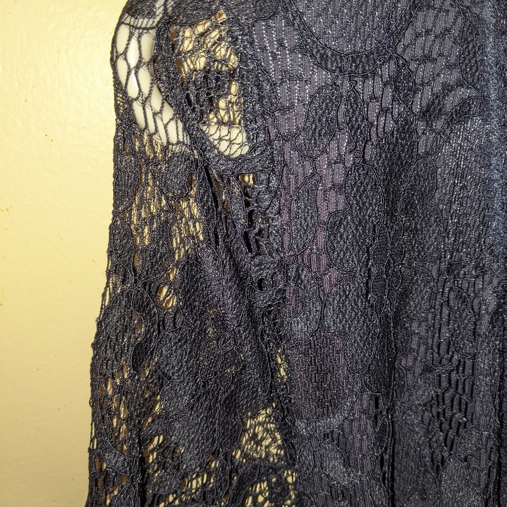 GRAPENT LACE WRAP DRESS - Picture 6 of 6